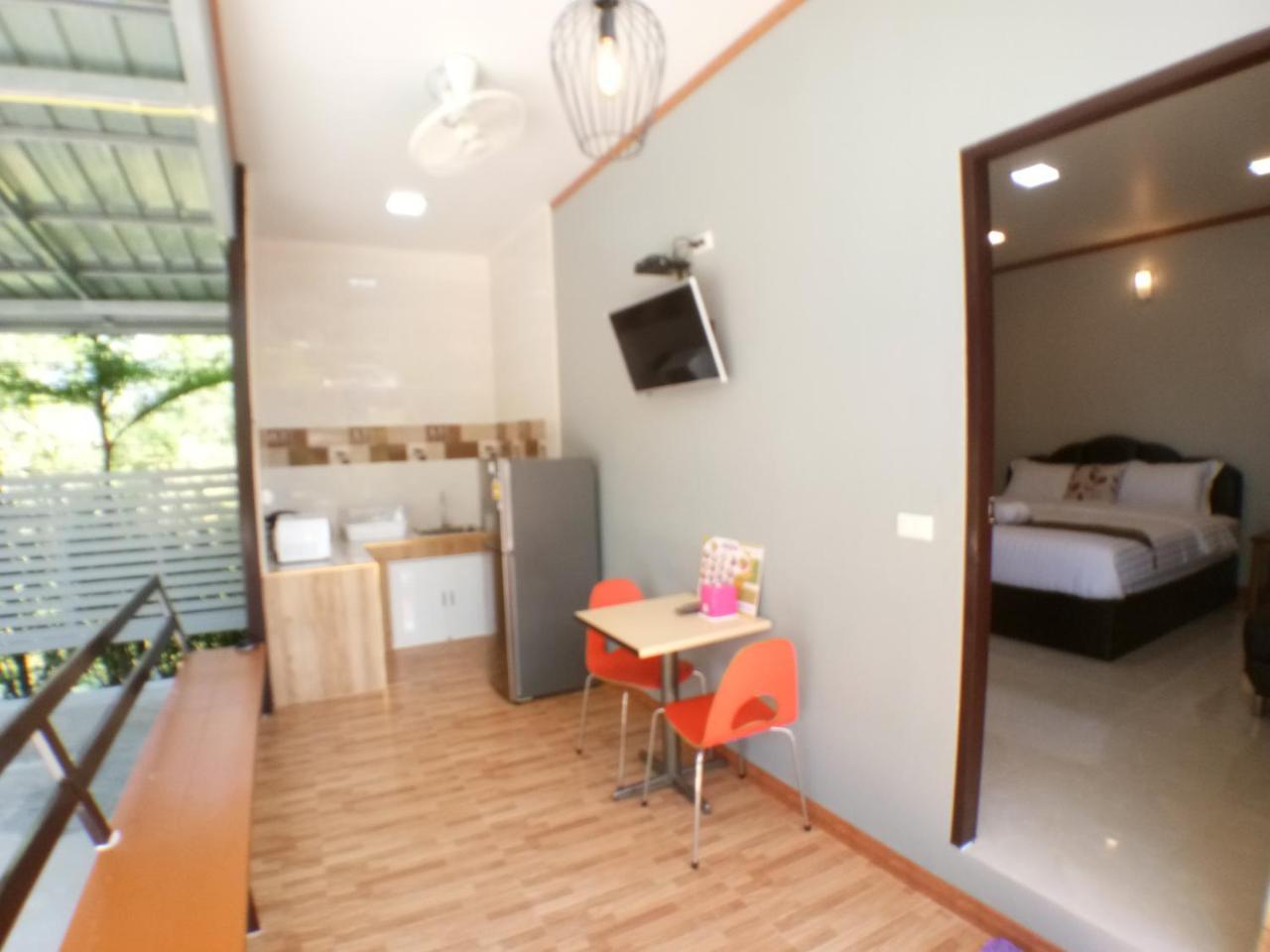 Hi Tech Resort Kabin Buri 객실 사진