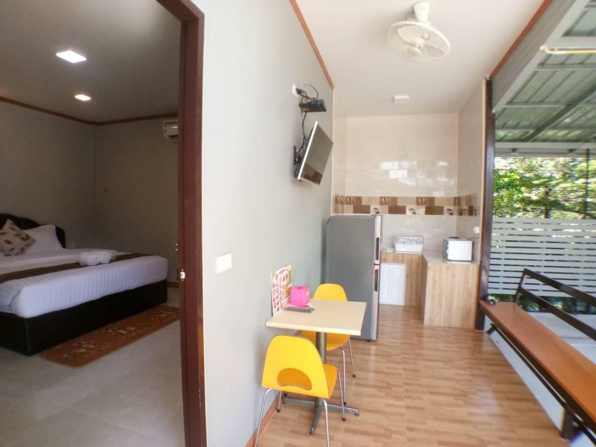 Hi Tech Resort Kabin Buri 외부 사진